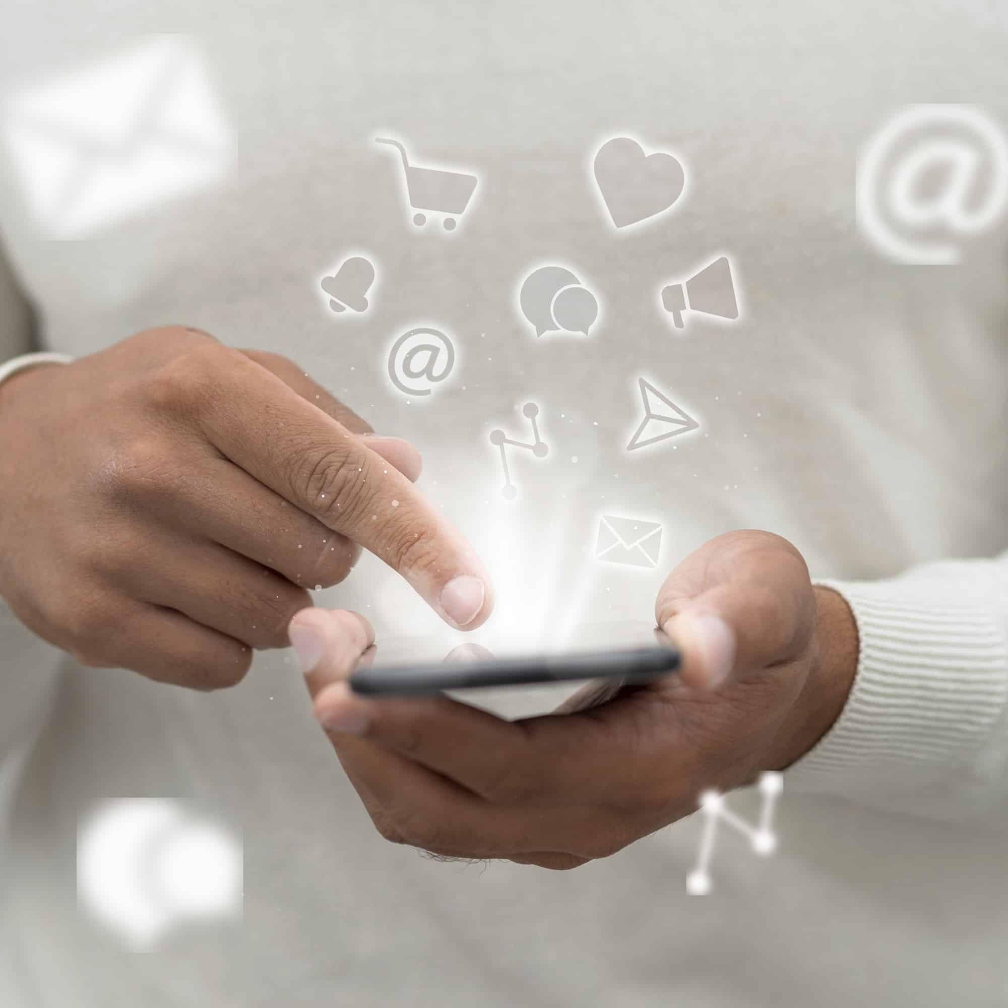 communication réseaux sociaux, graphiste réseaux sociaux Nantes, visuels réseaux sociaux professionnels