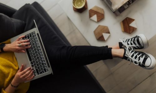 kaboompics_businesswoman-working-at-her-laptop-38185-1